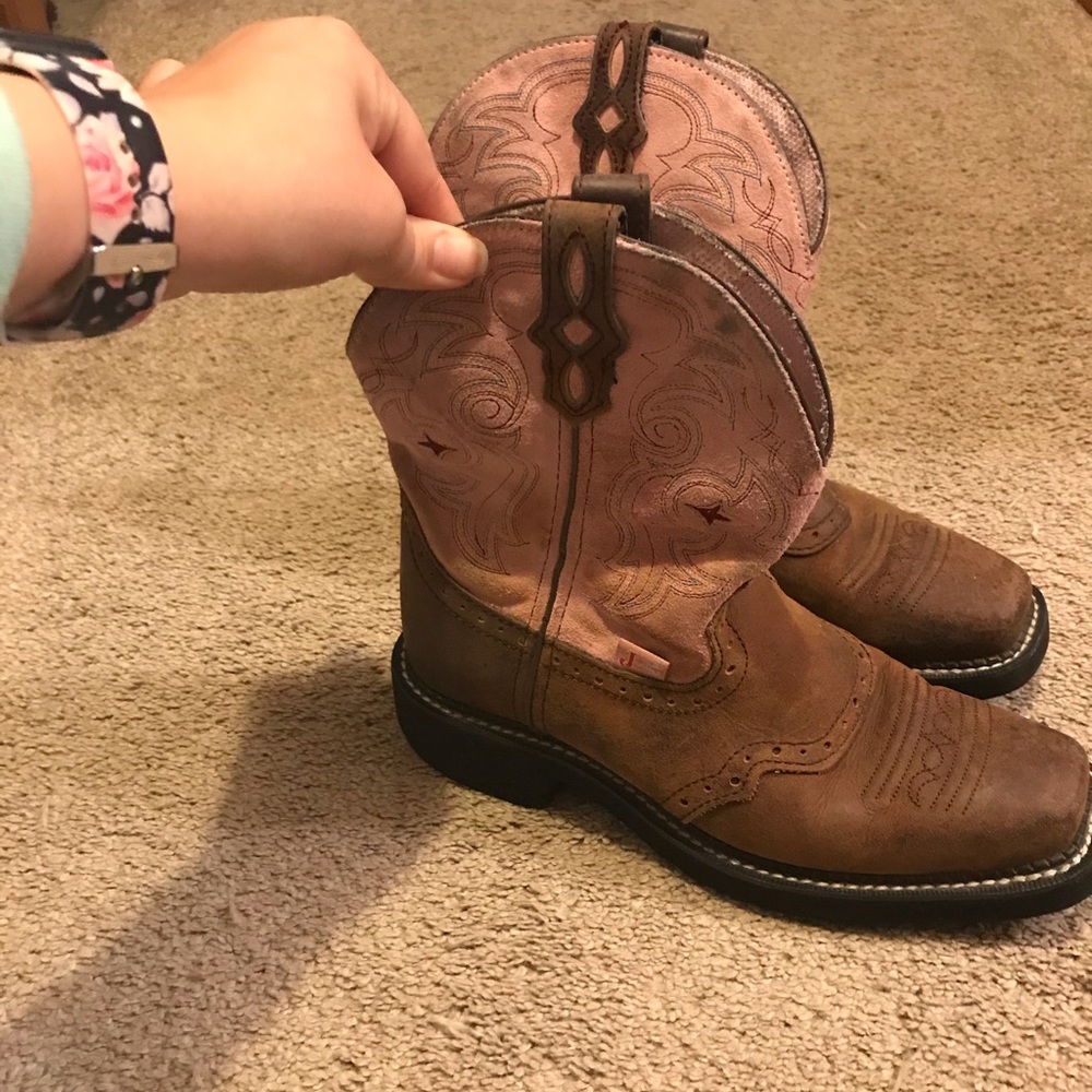 Pink Justin Gypsy Boots